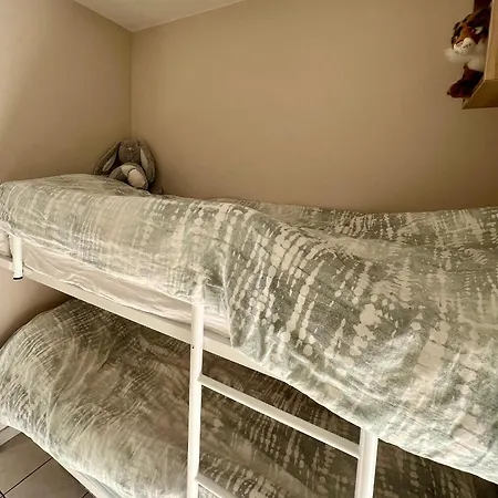 4 P A 50 M De La Apartment *